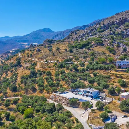Petasos Villa *